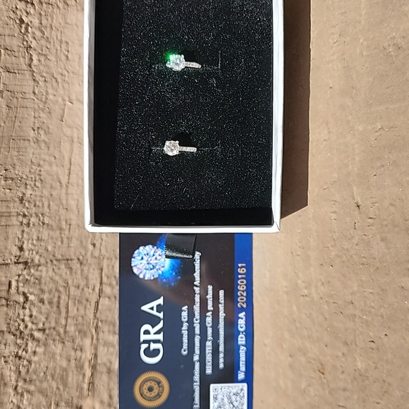 0.5 carat moissanite earrings